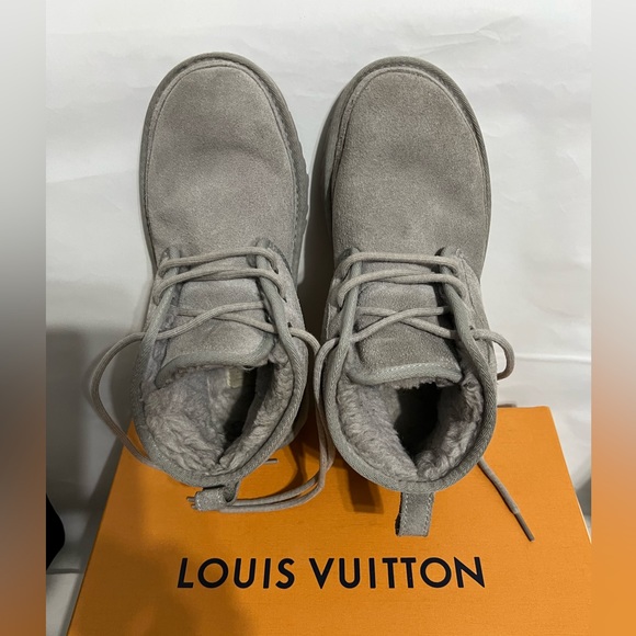 UGG - Picture 5 of 8